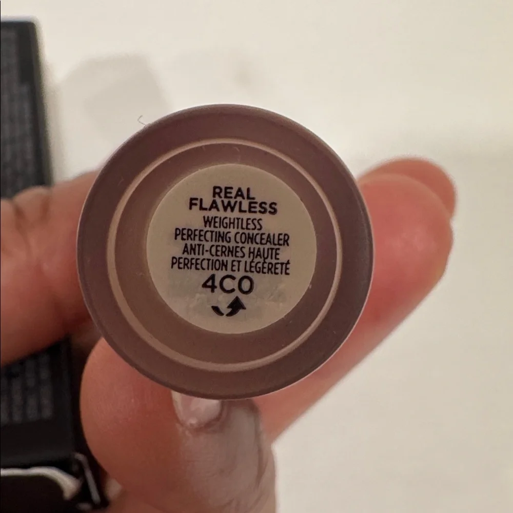 Laura Mercier Real Flawless Weightless Perfecting Concealer